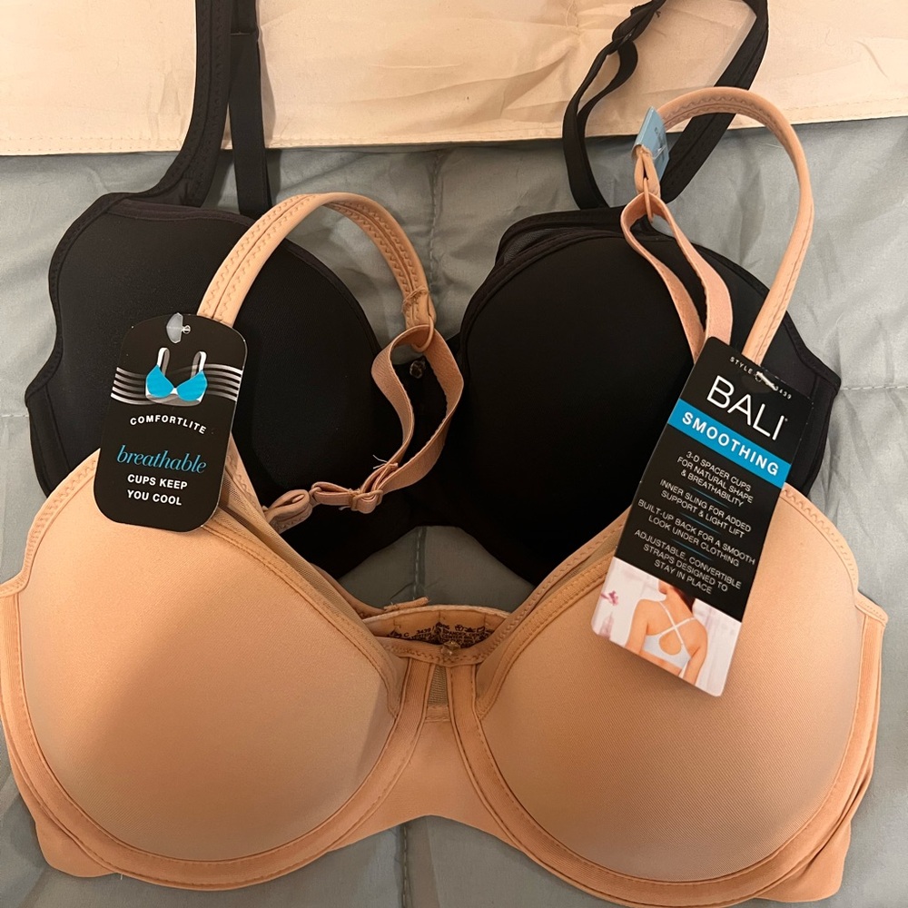 Bali Comfort Revolution Bras - Black and Tan
